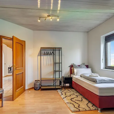 Stylish Loft With Balcony, Quiet And Spacious Apartment Unterschleissheim