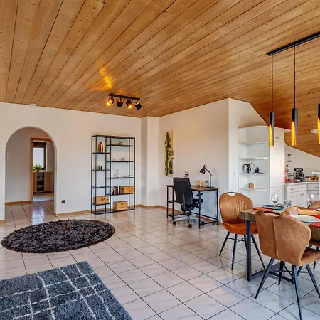 Lägenhet Stylish Loft With Balcony, Quiet And Spacious *
