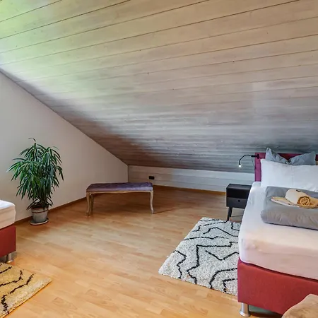 Stylish Loft With Balcony, Quiet And Spacious Lägenhet