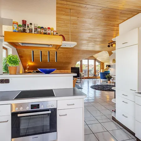 Stylish Loft With Balcony, Quiet And Spacious Lägenhet