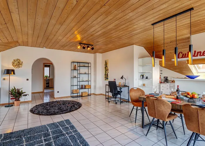 公寓 Stylish Loft With Balcony, Quiet And Spacious *