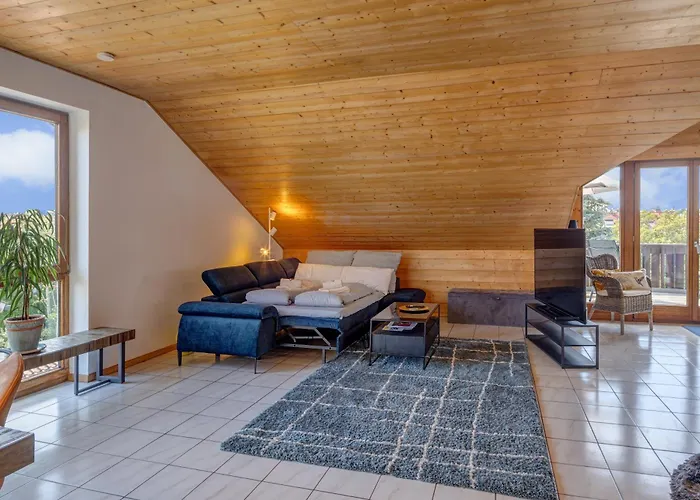公寓 Stylish Loft With Balcony, Quiet And Spacious