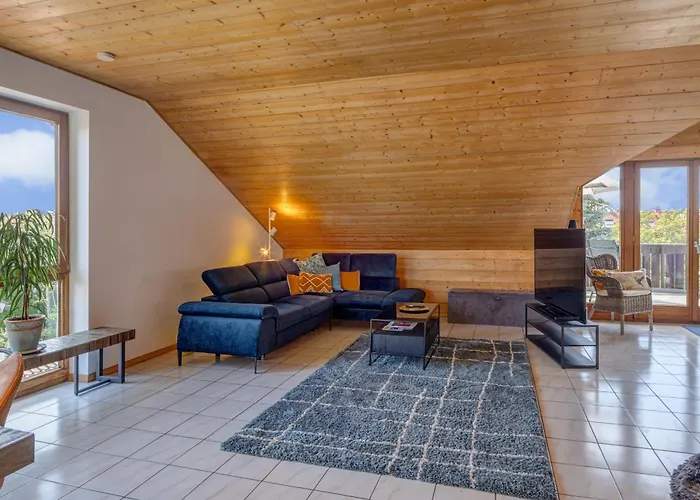Stylish Loft With Balcony, Quiet And Spacious *